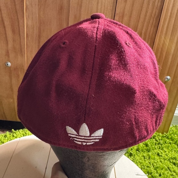 Y2K Cleveland Cavaliers Fitted Maroon Hat - Picture 4 of 5